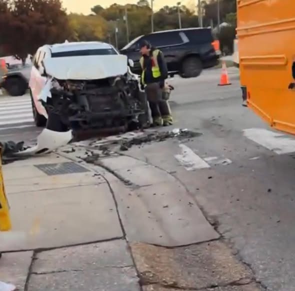 Morning Terror: School Bus Slammed by SUV Near Downtown Fayetteville Children Shaken as Wreckage Blocks Grove Street The Call Every Parent Dreaded
